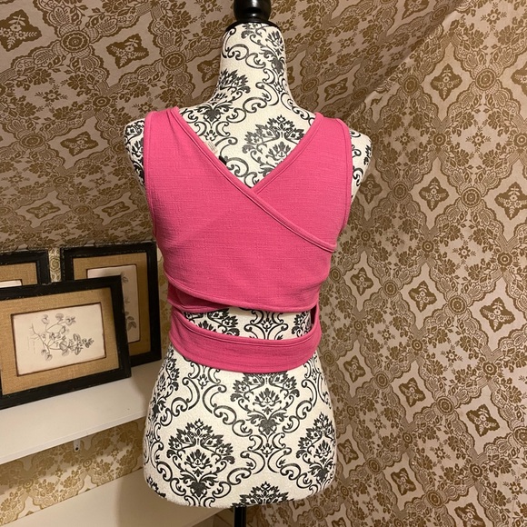 Pink Roxy criss cross back cropped tank - Picture 2 of 7